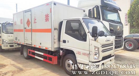 江鈴爆破器材運輸車